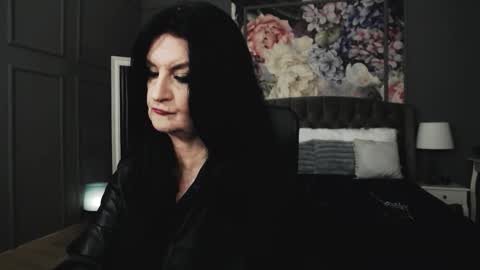 Snapshot of dommelisa chatting on 11/13/25, 10:08 Dom Melisa online show from 11/13/25, 10:08