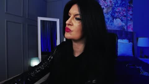 Snapshot of dommelisa chatting on 12/14/25, 10:25 Dom Melisa online show from 12/14/25, 10:25