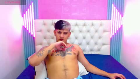 DONA Y CARL online show from 12/15/24, 03:34