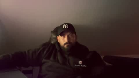 donchriiis online show from 10/22/25, 07:02