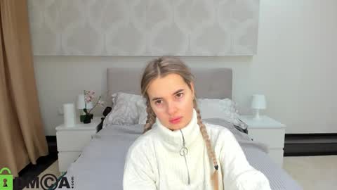 Donna On GMT2 Mon-Fri 3-9 AM online show from 11/12/25, 12:00