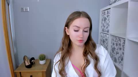 DonnaSensual online show from 10/21/25, 04:30