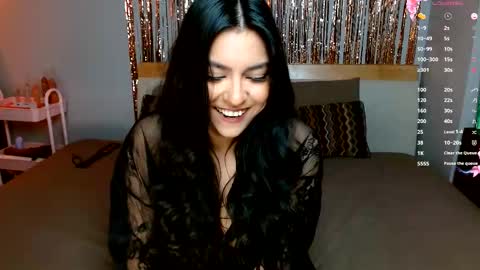 Snapshot of dontbemina chatting on 12/23/25, 07:50 DontBeMina online show from 12/23/25, 07:50