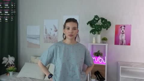 Snapshot of dorarindels chatting on 04/01/26, 12:44 Kiki online show from 04/01/26, 12:44