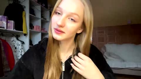 Anika online show from 03/02/26, 01:40