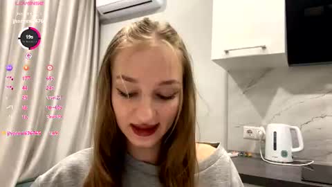 Snapshot of doreathagustave chatting on 06/15/26, 07:16 Anika online show from 06/15/26, 07:16