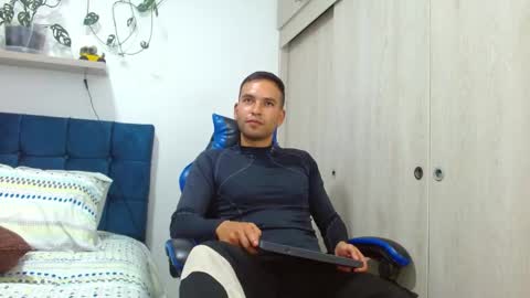 dorian_h online show from 04/21/26, 06:44