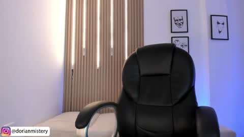 Snapshot of dorian_mystery chatting on 05/28/26, 01:03 dorian_mystery online show from 05/28/26, 01:03