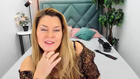 Snapshot of doriana_gray chatting on 09/14/25, 04:17 doriana_gray online show from 09/14/25, 04:17