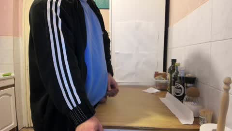 menu  below online show from 01/16/25, 04:49