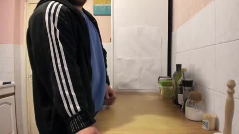 menu  below online show from 03/03/25, 04:47