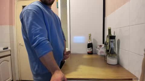 menu  below online show from 11/12/25, 08:30