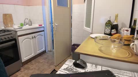 menu  below online show from 03/21/26, 03:04