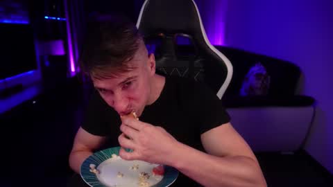 Dorian Reyes online show from 09/14/25, 08:30