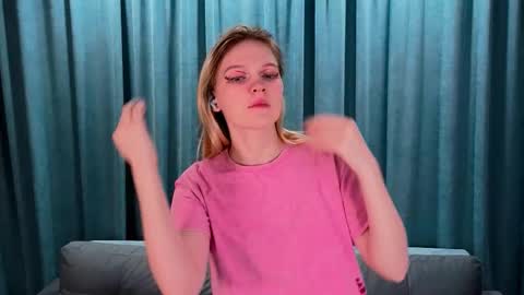 Snapshot of doriscortez chatting on 02/12/26, 09:54 Emma online show from 02/12/26, 09:54