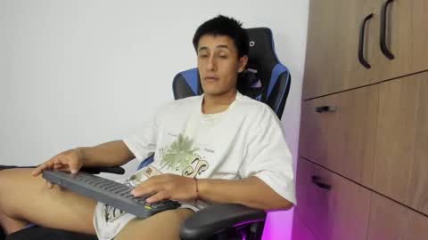 dorman_boy online show from 11/12/25, 03:51