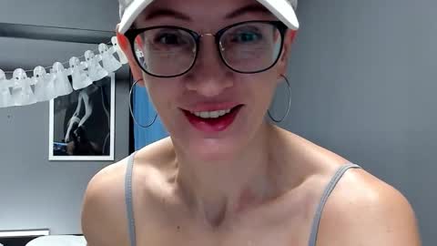 Dorothy Next stream on Monday at 3am-9am online show from 10/29/25, 02:36