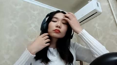 Snapshot of dorothygreene chatting on 10/09/25, 10:02 YuKi  online show from 10/09/25, 10:02