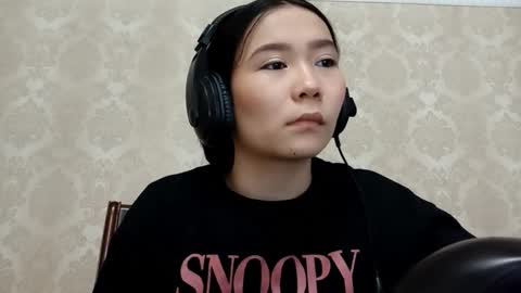 Snapshot of dorothygreene chatting on 10/19/25, 10:16 YuKi  online show from 10/19/25, 10:16