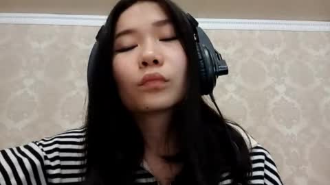 Snapshot of dorothygreene chatting on 10/21/25, 12:17 YuKi  online show from 10/21/25, 12:17