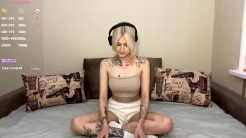 Lana online show from 05/13/26, 10:49