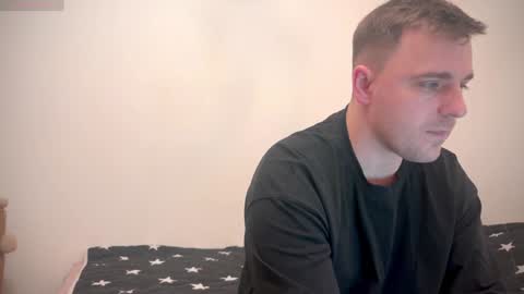 Snapshot of dosilasa chatting on 12/17/24, 04:11 Sasha online show from 12/17/24, 04:11