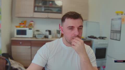 Snapshot of dosilasa chatting on 01/12/25, 10:02 Sasha online show from 01/12/25, 10:02