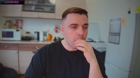 Snapshot of dosilasa chatting on 02/12/25, 10:14 Sasha online show from 02/12/25, 10:14