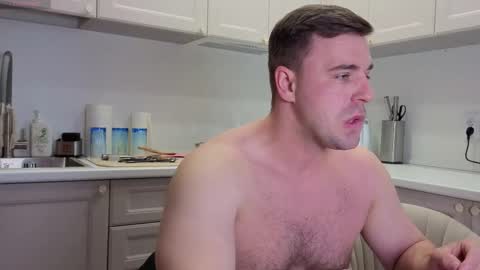 Snapshot of dosilasa chatting on 09/15/25, 11:32 Sasha online show from 09/15/25, 11:32