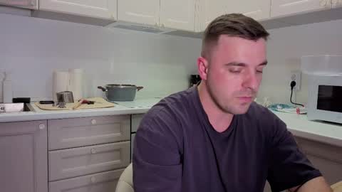 Snapshot of dosilasa chatting on 09/22/25, 08:44 Sasha online show from 09/22/25, 08:44