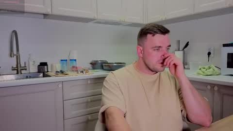 Snapshot of dosilasa chatting on 09/25/25, 09:51 Sasha online show from 09/25/25, 09:51