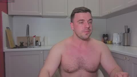 Snapshot of dosilasa chatting on 11/24/25, 07:57 Sasha online show from 11/24/25, 07:57