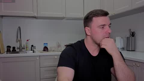 Snapshot of dosilasa chatting on 12/02/25, 04:02 Sasha online show from 12/02/25, 04:02