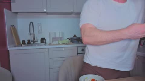 Snapshot of dosilasa chatting on 01/12/26, 06:13 Sasha online show from 01/12/26, 06:13