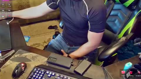 DotYourEyezez  online show from 12/28/24, 12:04