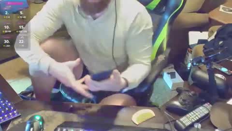 DotYourEyezez  online show from 02/03/25, 12:47