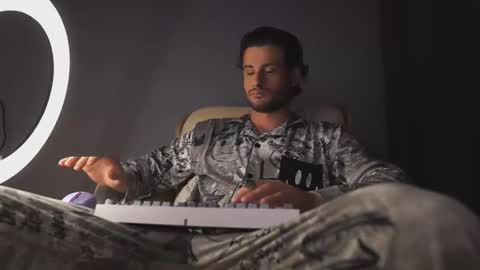 Keen online show from 03/04/25, 09:54