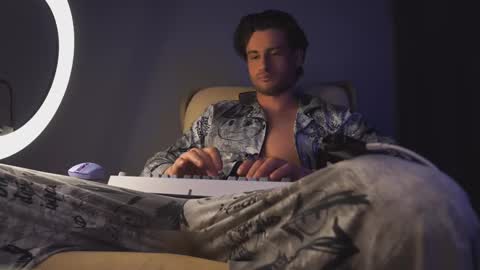 Keen online show from 03/08/25, 05:28