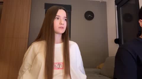 Snapshot of double_sun chatting on 10/19/25, 10:32 Alice and Mark online show from 10/19/25, 10:32