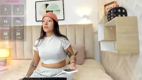 Snapshot of double_temptatiion_ chatting on 06/16/26, 07:27 Vall Lufan online show from 06/16/26, 07:27