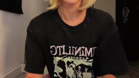 MOLLYYYY dont forget to give me a thumb up online show from 06/20/26, 01:14