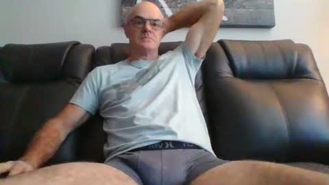 Snapshot of doum1122 chatting on 12/05/24, 01:06 doum1122 online show from 12/05/24, 01:06