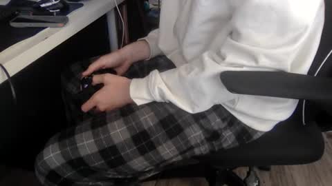 Snapshot of downbad69xxx chatting on 04/04/26, 10:51 daddy online show from 04/04/26, 10:51