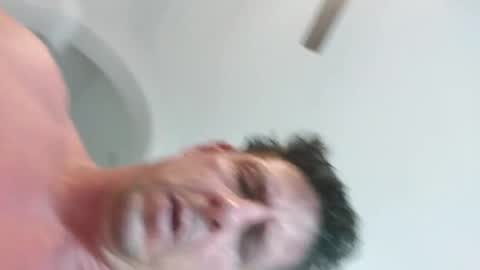 Snapshot of downdog925 chatting on 01/06/25, 08:18 Some guy in Florida online show from 01/06/25, 08:18