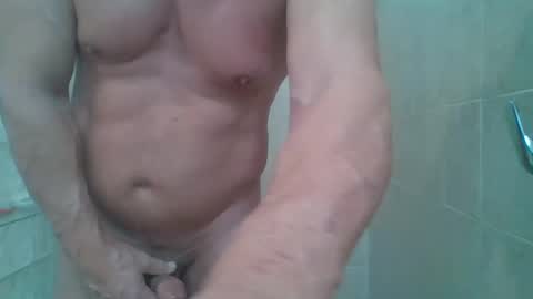 Snapshot of downdog925 chatting on 02/01/25, 02:34 Some guy in Florida online show from 02/01/25, 02:34