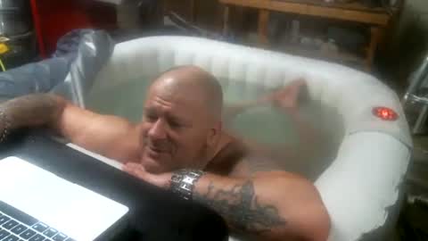 Snapshot of dr_frankensquirter chatting on 01/02/25, 11:52 ich wei es nicht online show from 01/02/25, 11:52