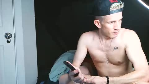 Snapshot of dracoisback chatting on 10/13/25, 04:45 dracoisback online show from 10/13/25, 04:45