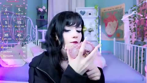 Snapshot of draculaura_ chatting on 02/12/25, 07:02 Draculaura online show from 02/12/25, 07:02