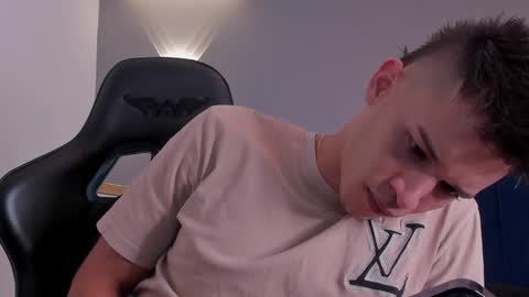 Snapshot of drake_carter1 chatting on 12/23/24, 01:08 drake_carter1 online show from 12/23/24, 01:08