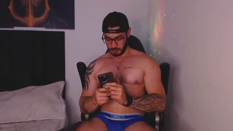 drake_cole11 online show from 12/06/24, 12:02